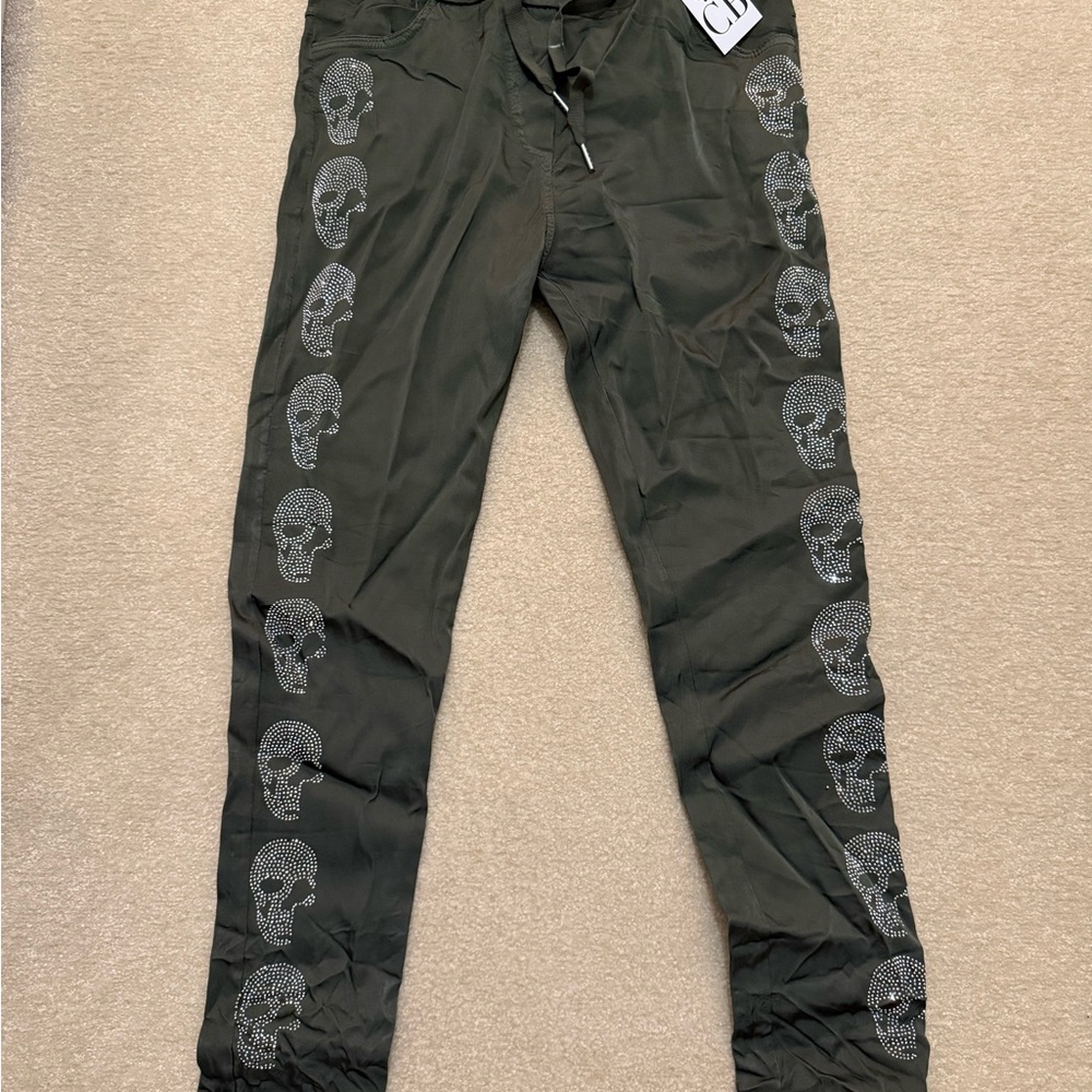 Women’s  Olive Skull Pants